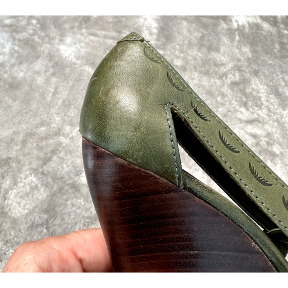 Report Olive Green Leather Huarache Style Wedge Heels Womens Size 7.5 Y2K - Picture 8 of 9